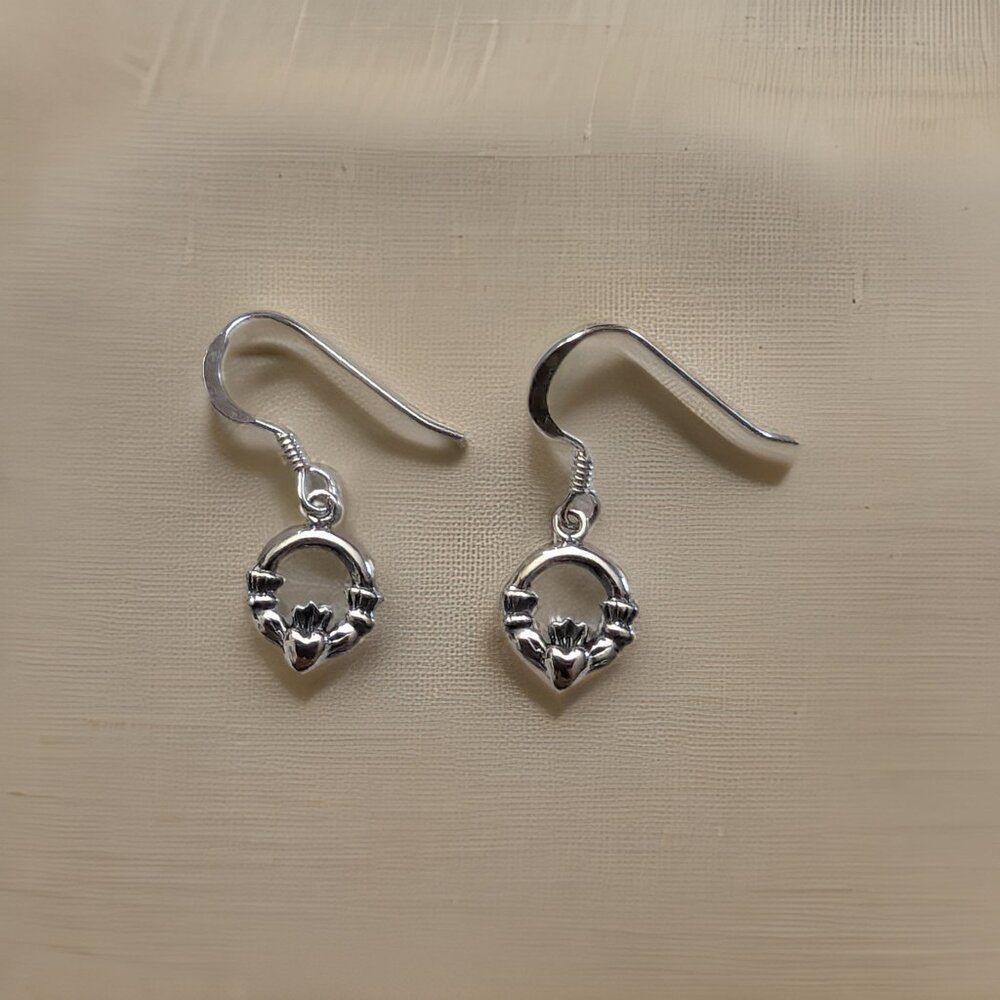 Brand New 925 Solid Sterling Silver Hanging Dangling Hook Claddagh Irish Earring